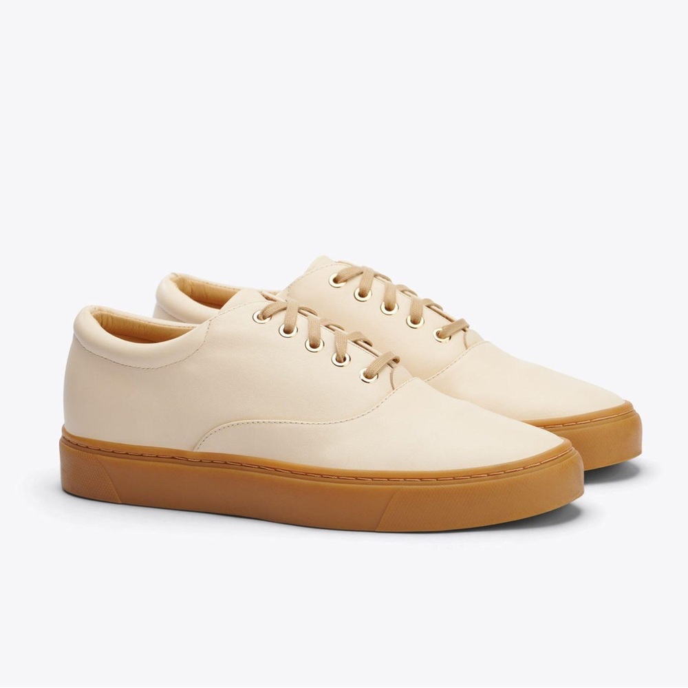Nisolo Elayna Sneaker in Cream / Gum